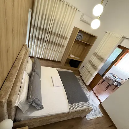 Salillari & Restaurant 4*