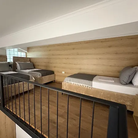 Salillari & Restaurant 게스트하우스