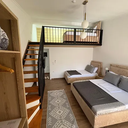 Salillari & Restaurant 게스트하우스