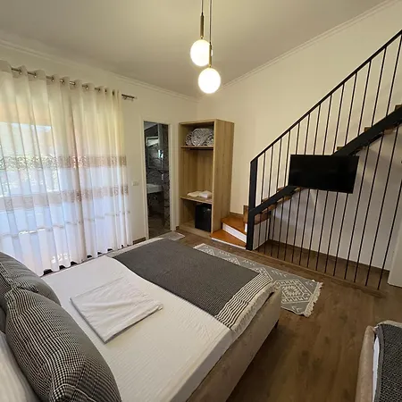 Salillari & Restaurant 게스트하우스