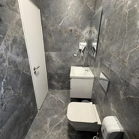 게스트하우스 Salillari & Restaurant 베라트