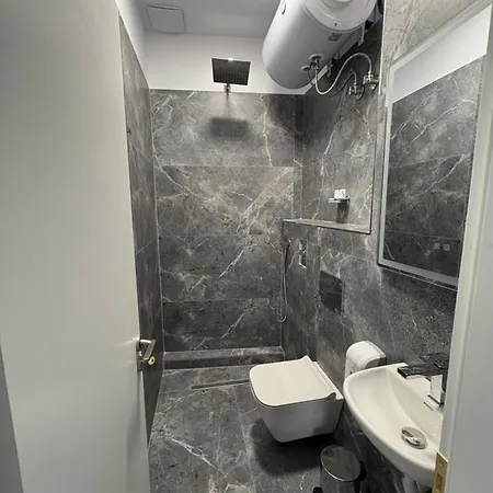 Salillari & Restaurant 4*