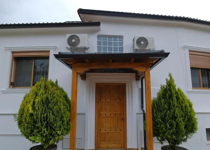 Salillari Guest House & Restaurant 4*