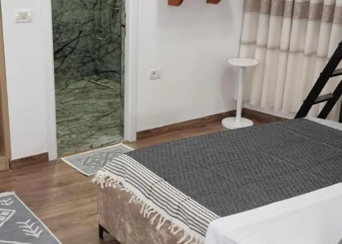 Salillari Guest House & Restaurant Affittacamere