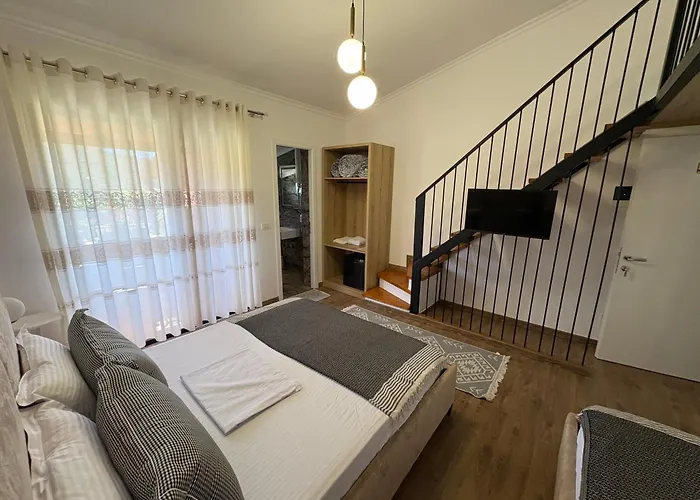 Salillari Guest House & Restaurant Affittacamere