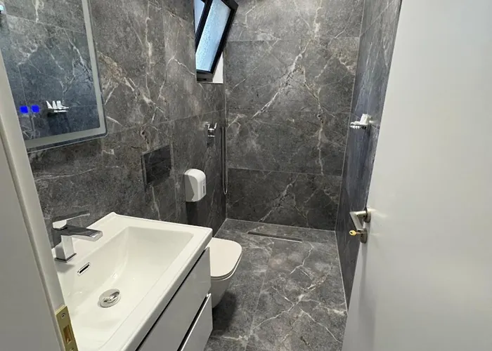 Salillari Guest House & Restaurant Affittacamere 4*