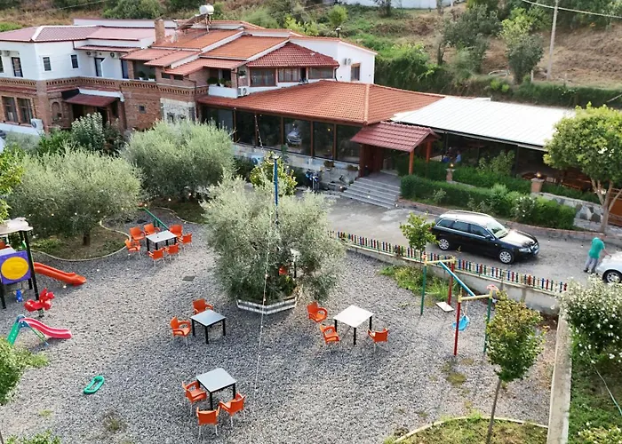 Affittacamere Salillari Guest House & Restaurant 4*