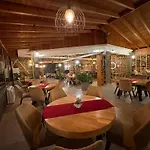 Gasthuis Salillari & Restaurant Berat