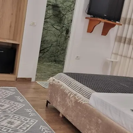 Salillari & Restaurant Берат