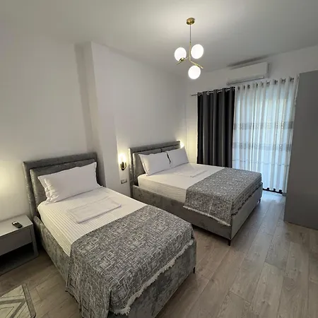 Salillari & Restaurant Гостевой дом Берат