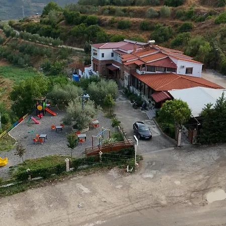 Salillari & Restaurant بيرات