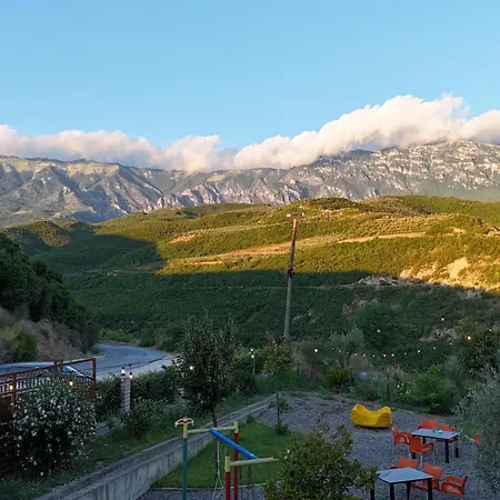 Salillari & Restaurant 3*