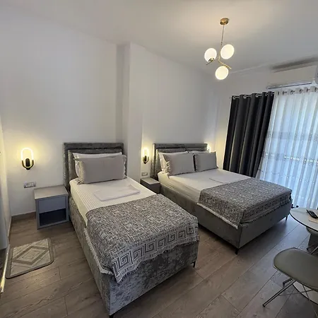 Salillari & Restaurant Guest house