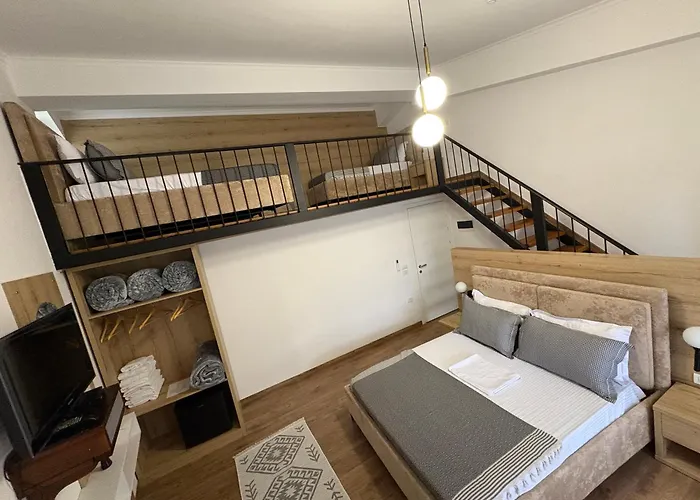 Salillari Guest House & Restaurant 4* Μπεράτ