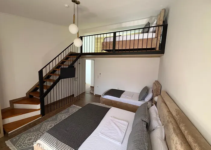 Πανσιόν Salillari Guest House & Restaurant 4*