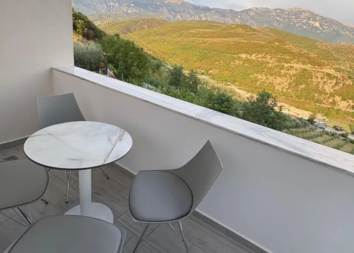 Salillari & Restaurant Penzion 4*