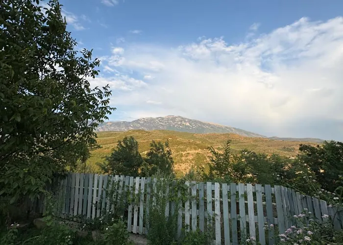 Salillari Guest House & Restaurant Μπεράτ