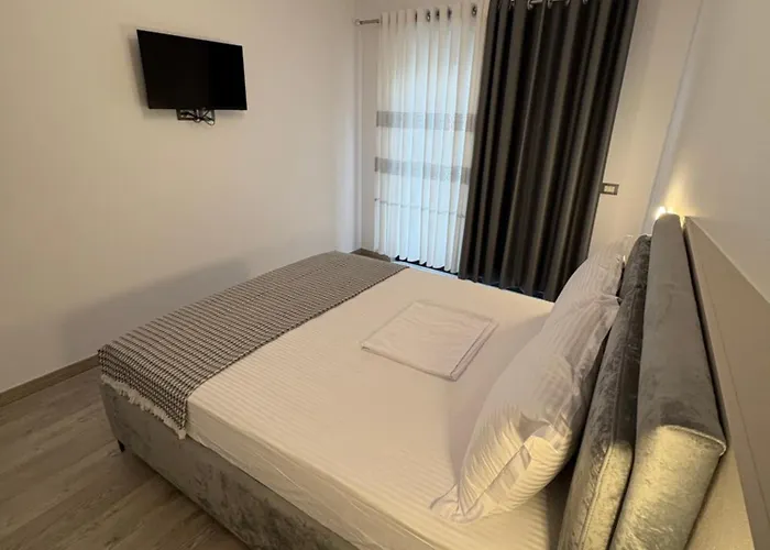 Salillari & Restaurant 4*