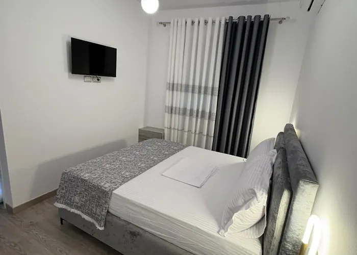 Salillari Guest House & Restaurant Μπεράτ