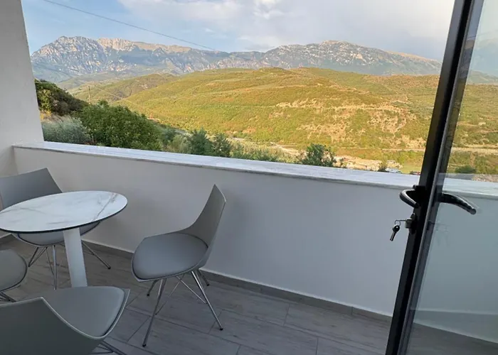 Salillari Guest House & Restaurant Πανσιόν 4*