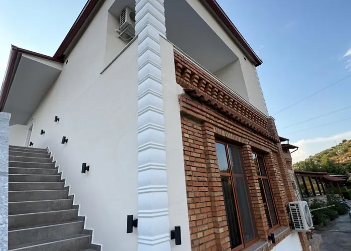 Salillari Guest House & Restaurant Πανσιόν 4*